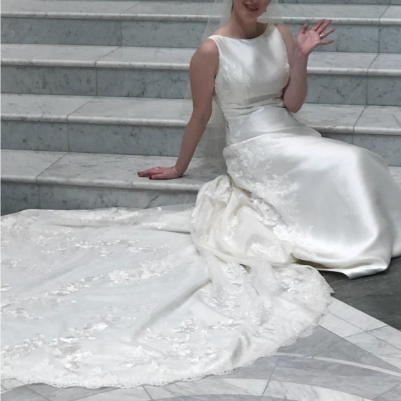 WORN ONCE Pronovias Elene Wedding Gown (2019 Collection) - Picture 2 of 9